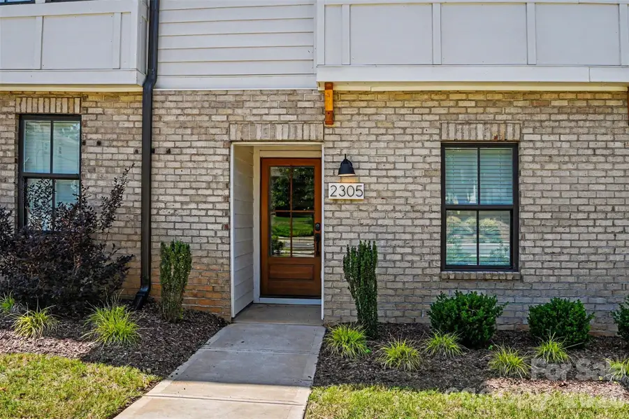 2305 Rozzelles Ferry Road, Charlotte, NC 28208 - #2