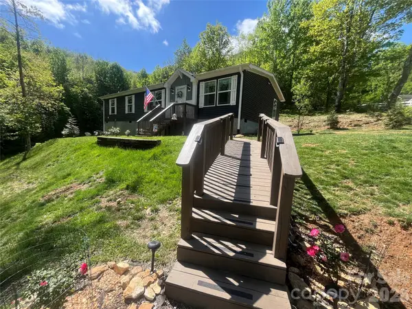 1205 Saunook Road, Waynesville, NC 28786