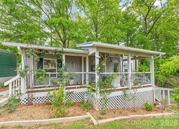 17 King Drive, Leicester, NC 28748