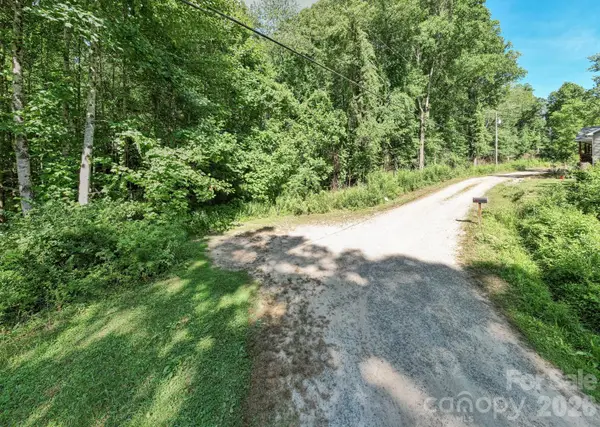 17 Chicago Avenue, Black Mountain, NC 28711