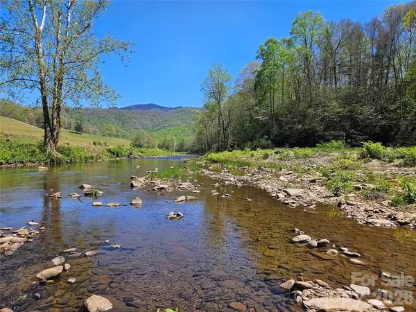 465 Paradise Lane, Burnsville, NC 28714