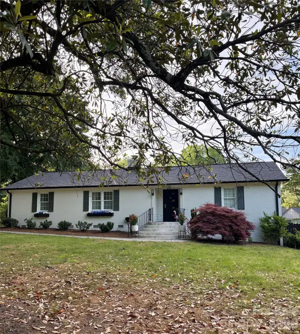 6220 Sharon Road, Charlotte, NC 28210