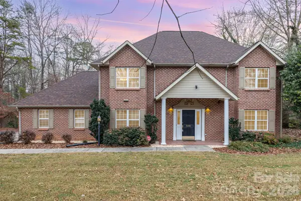 570 29th Avenue Drive Nw, Hickory, NC 28601