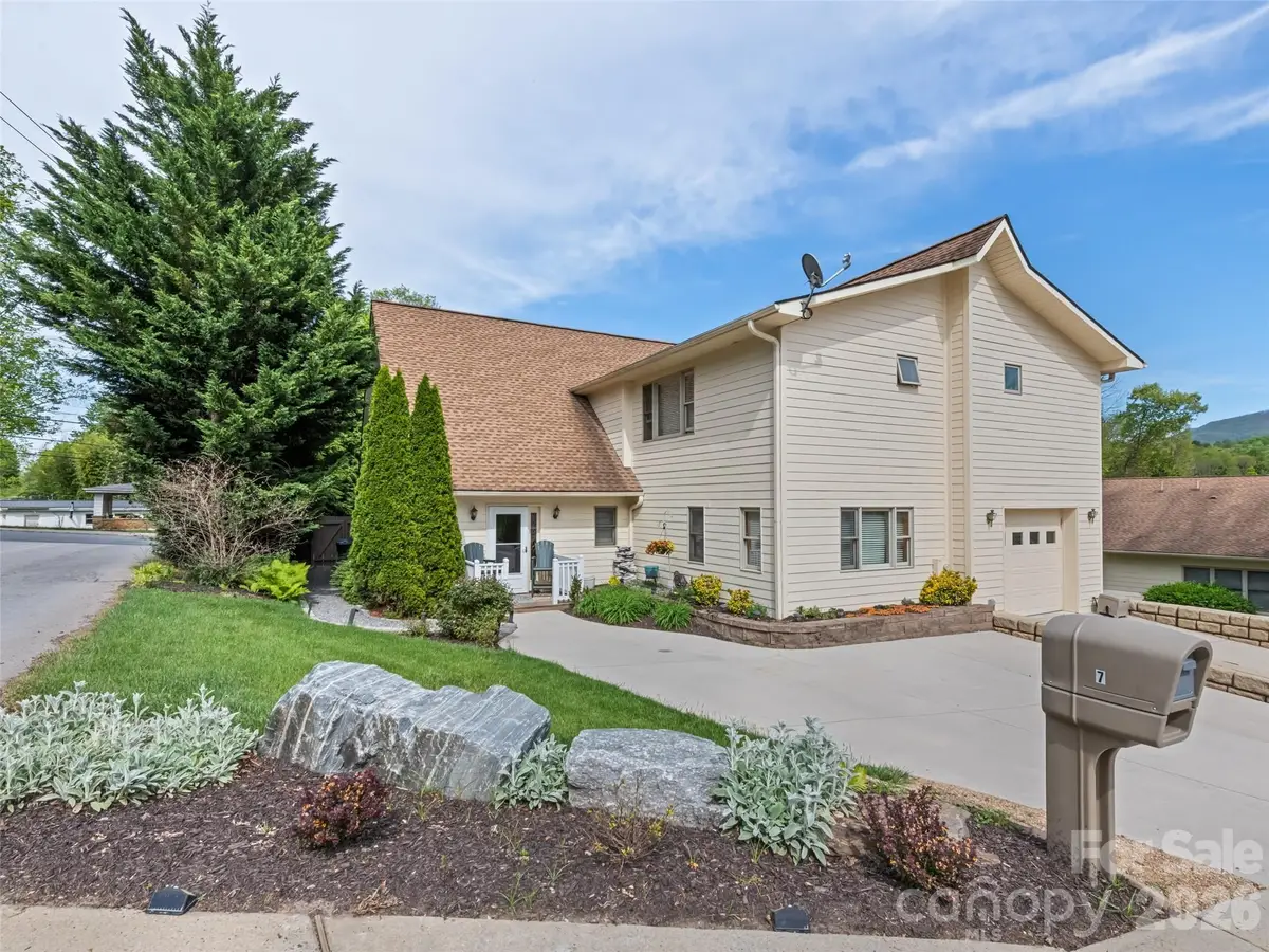 7 Bage Street, Waynesville, NC 28786 - #1