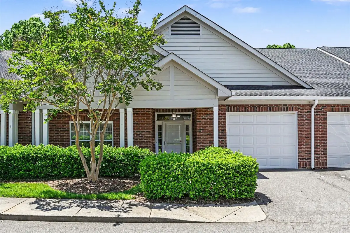 908 Davie Avenue, Statesville, NC 28677 - #1