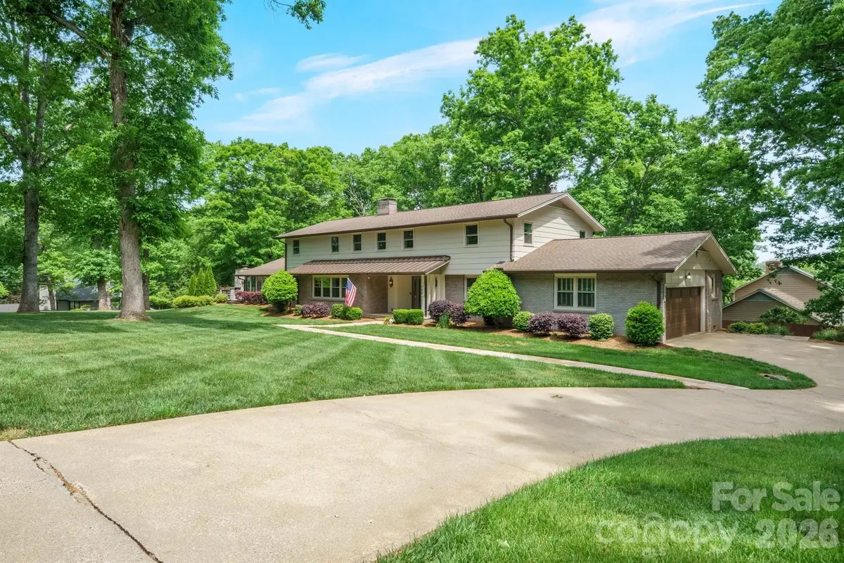 240 36th Avenue Circle Nw, Hickory, NC 28601 - #1