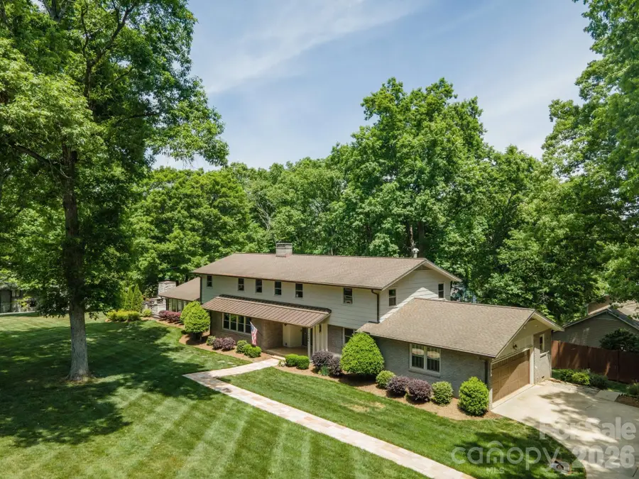 240 36th Avenue Circle Nw, Hickory, NC 28601 - #2