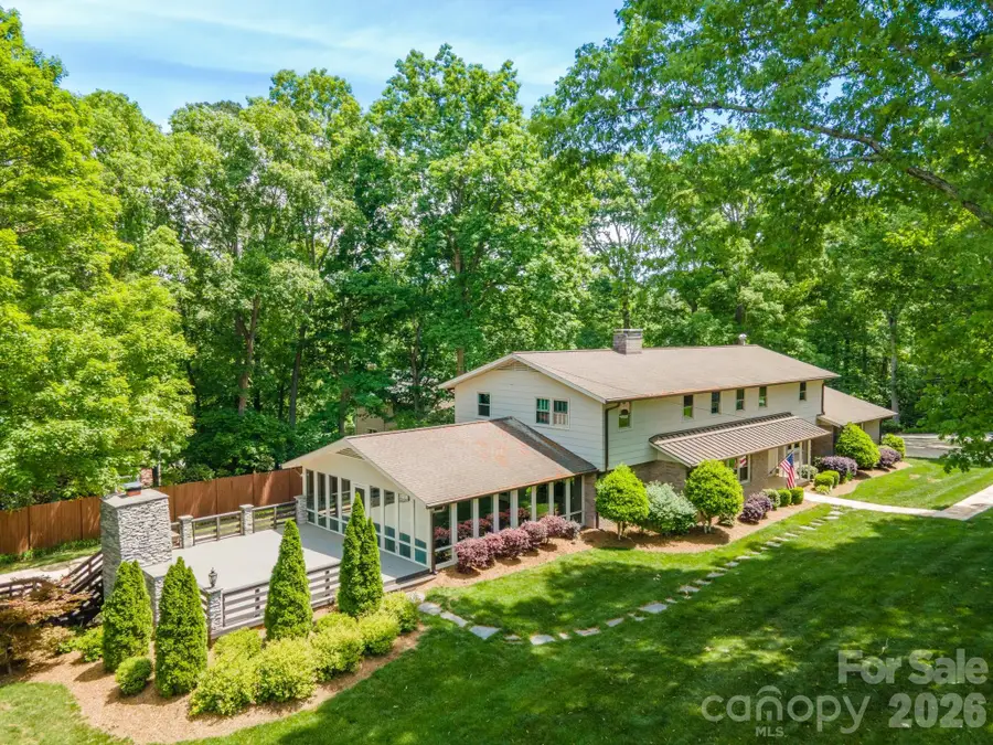 240 36th Avenue Circle Nw, Hickory, NC 28601 - #3