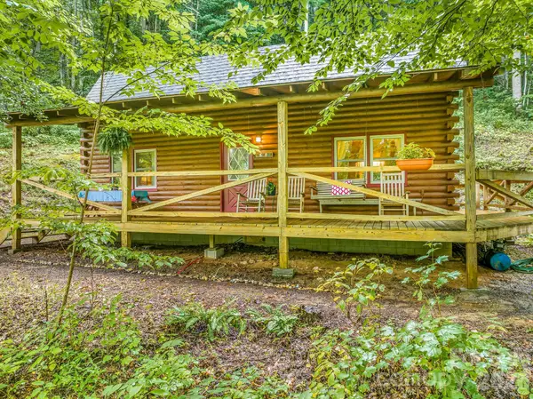 51 Spruce Street, Maggie Valley, NC 28751