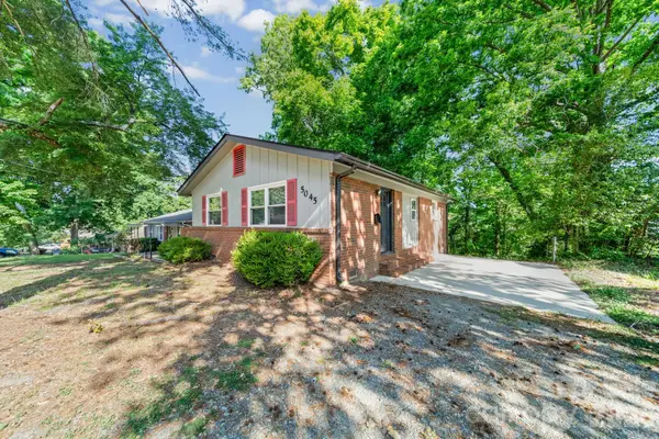 5045 Curtiswood Drive, Charlotte, NC 28213
