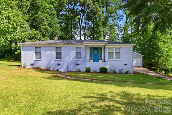 6607 Elmwood Circle, Charlotte, NC 28214