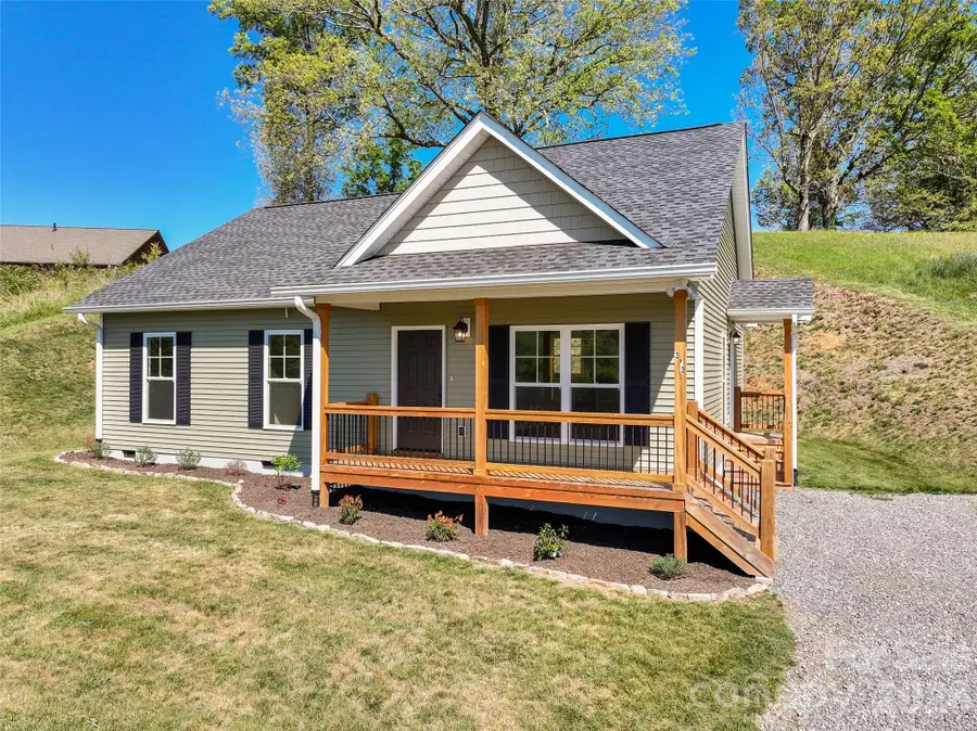 373 Barefoot Ridge, Clyde, NC 28721 - #2