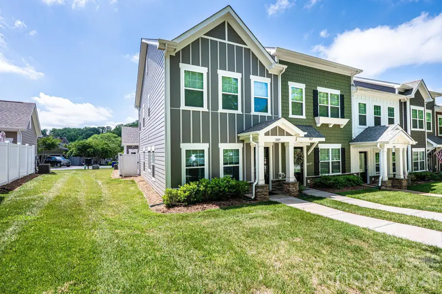 1809 Edgewater Drive Nw, Conover, NC 28613 - #2