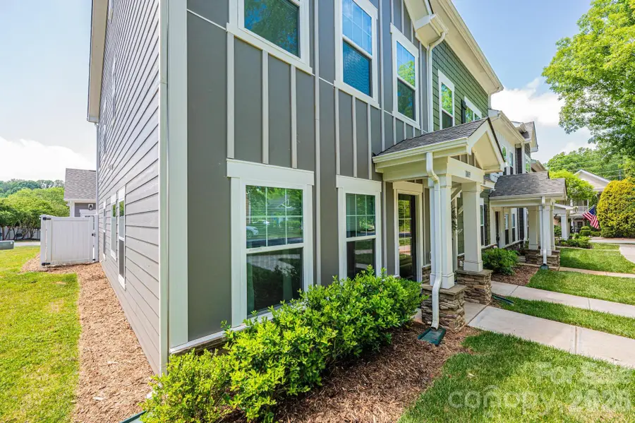 1809 Edgewater Drive Nw, Conover, NC 28613 - #3