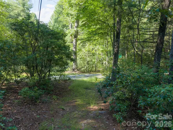 000 Mountain Laurel Lane, Fletcher, NC 28732