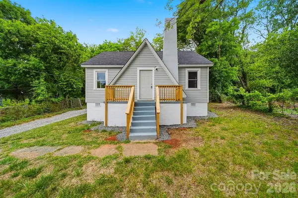 912 S Center Street, Hickory, NC 28602