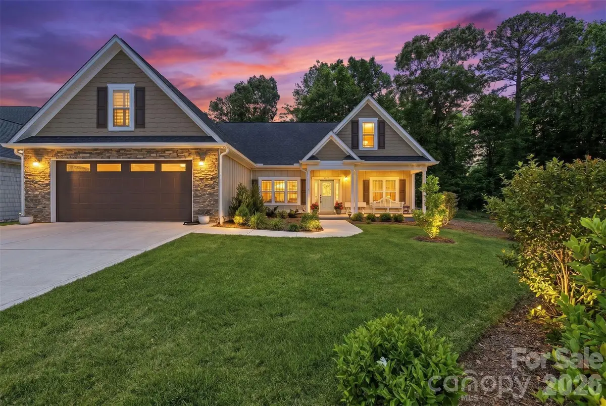 2109 6th Street Nw, Hickory, NC 28601 - #1