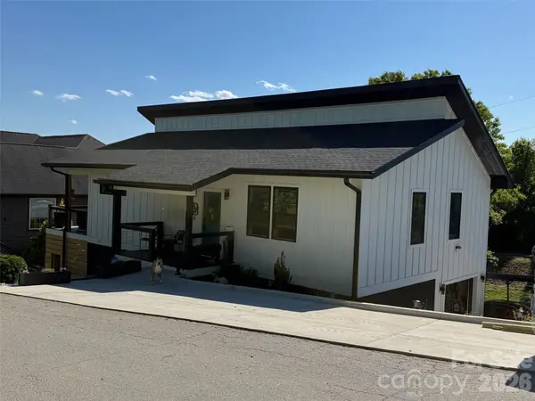 1 Little Oak Road, Leicester, NC 28748