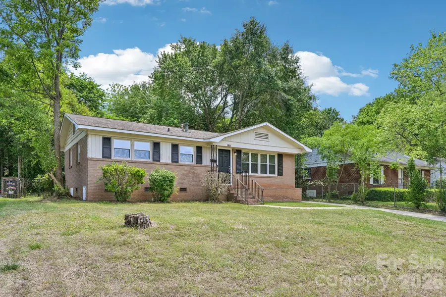 3935 Crestridge Drive, Charlotte, NC 28217 - #3