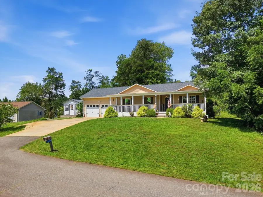 1404 Castle Court, Lenoir, NC 28645 - #3