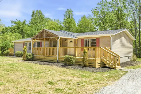 6490 Willow Road, Hendersonville, NC 28739