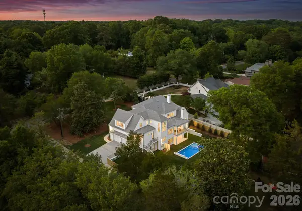539 Mammoth Oaks Drive, Charlotte, NC 28270