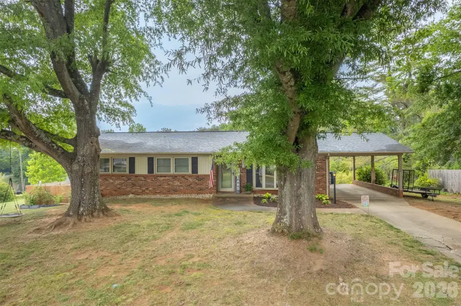 5460 Clover Street, Hickory, NC 28602 - #2