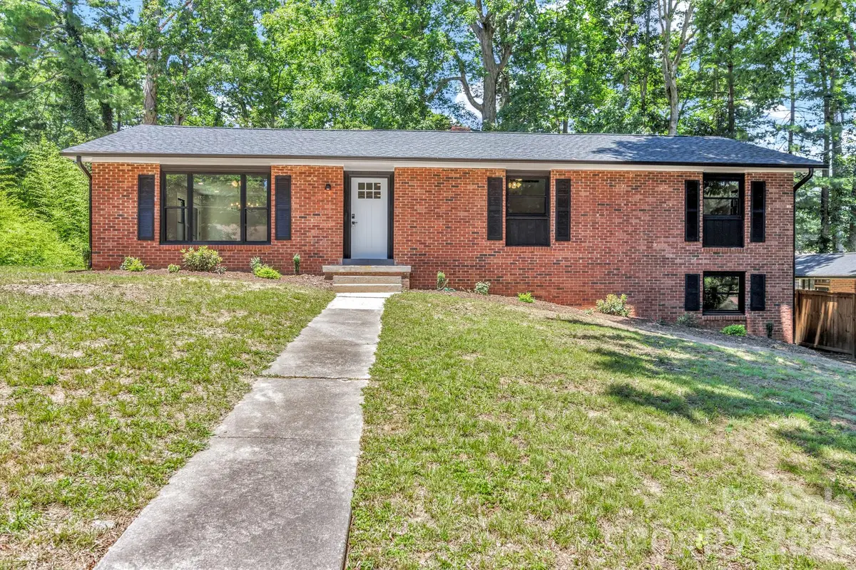4 Barnes Road, Asheville, NC 28803 - #1
