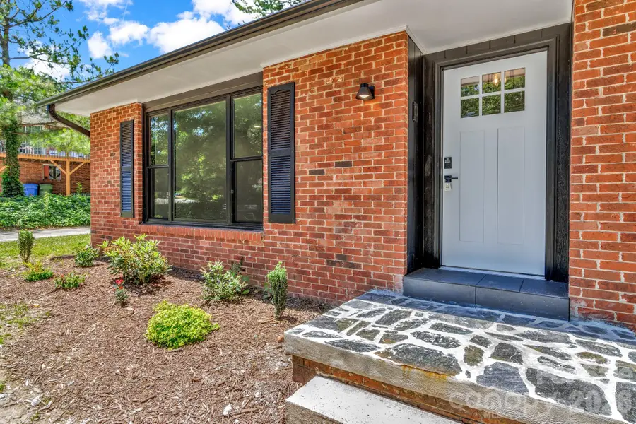 4 Barnes Road, Asheville, NC 28803 - #3