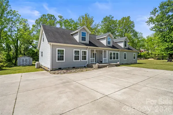 111 Robin Street, Hendersonville, NC 28739