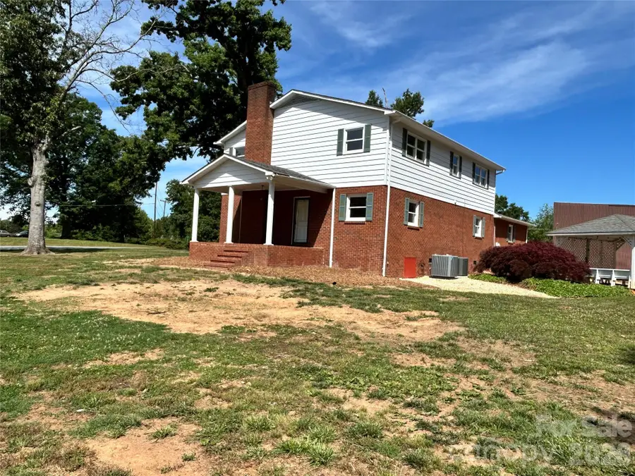 1162 Broadway Street #1162 Broadway St, Claremont, NC 28610 - #2
