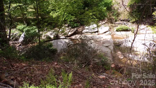 216 Paradise Road, Hendersonville, NC 28792