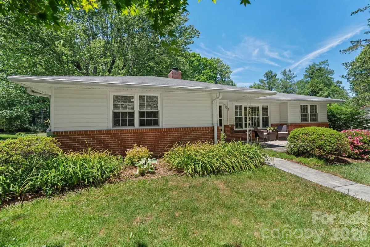 107 Appledore Avenue, Hendersonville, NC 28739 - #1
