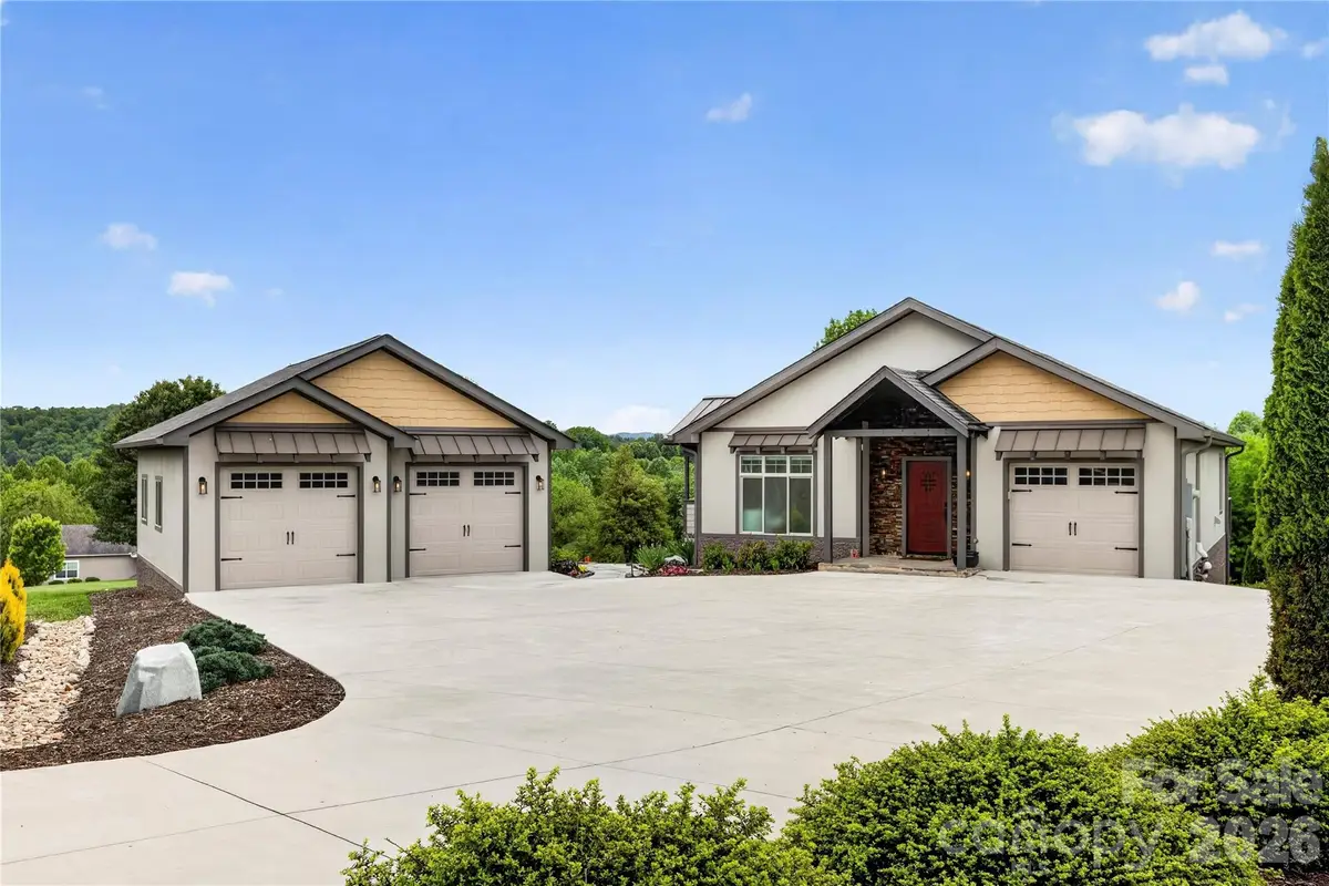 141 Round Top Circle, Mills River, NC 28759 - #1