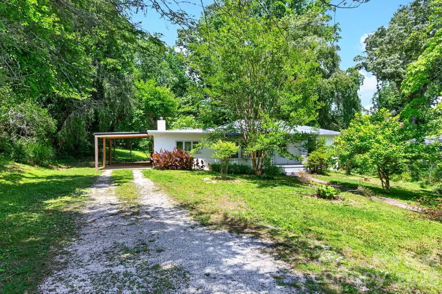 411 Hillcrest Circle, Hendersonville, NC 28792 - #3