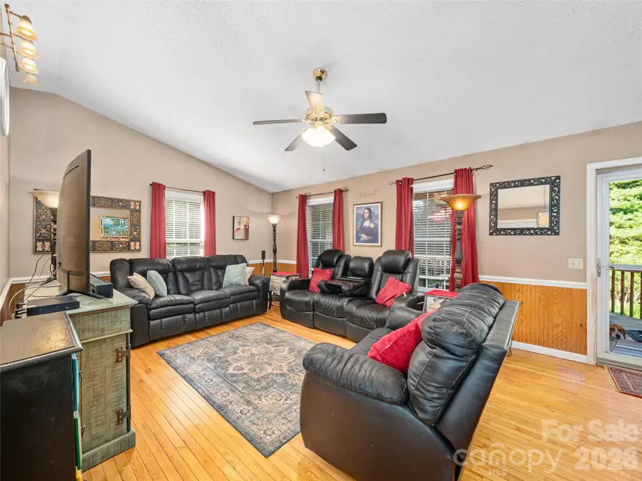 282 Sourwood Drive, Spruce Pine, NC 28777 - #2