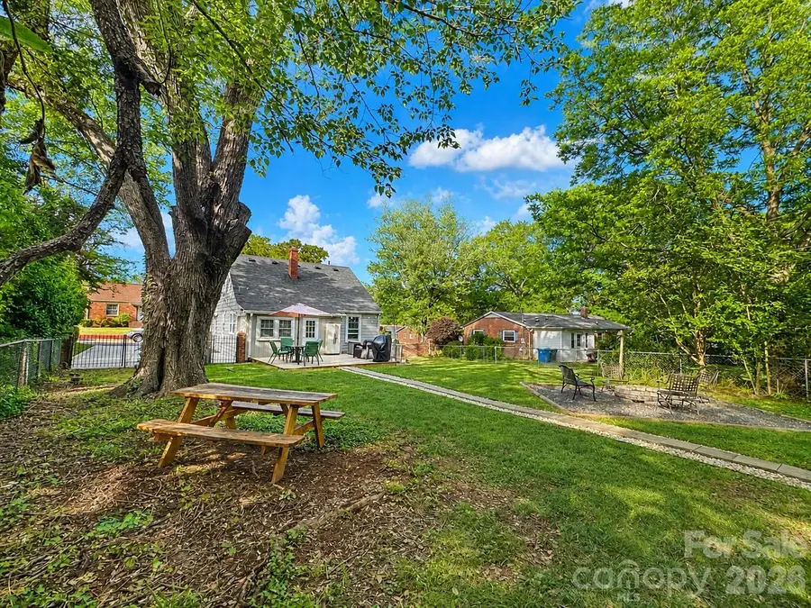 36 20th Avenue Ne, Hickory, NC 28601 - #2