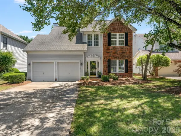 6208 Harburn Forest Drive, Charlotte, NC 28269