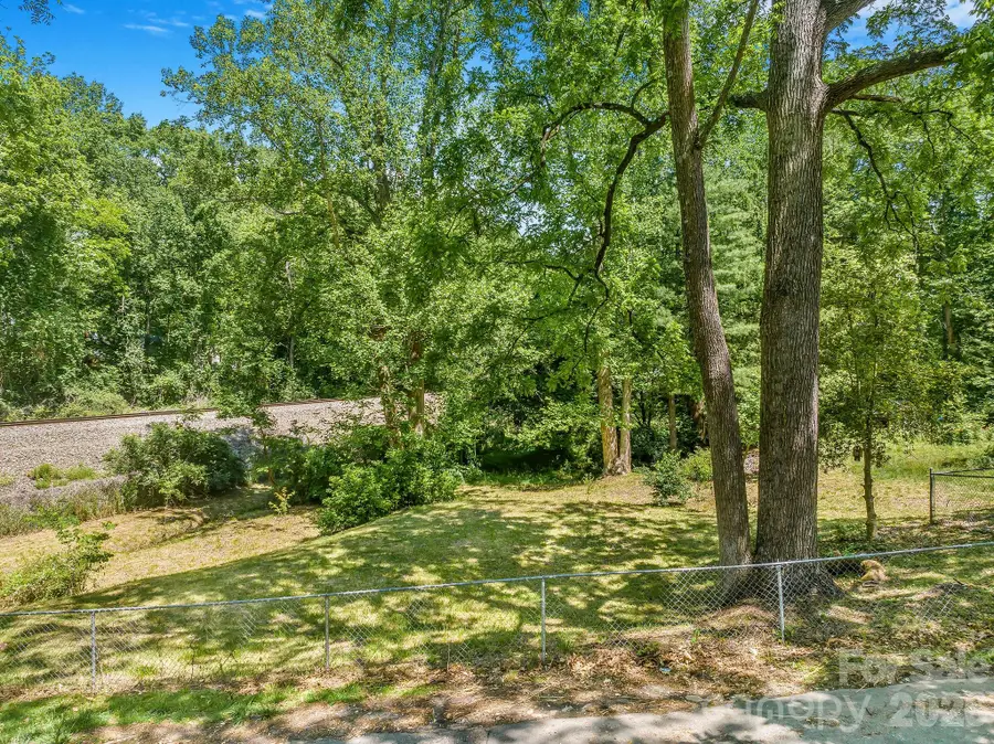 28 Pinecrest Drive #2, Asheville, NC 8803 - #3
