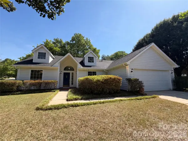 10530 Southern Oak Court, Charlotte, NC 28214