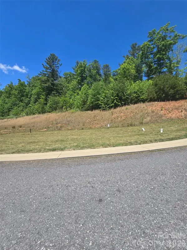 61 Westside Village Road, Fairview, NC 28730