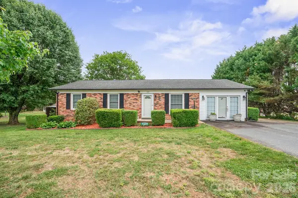 1329 Landsdowne Drive, Conover, NC 28613