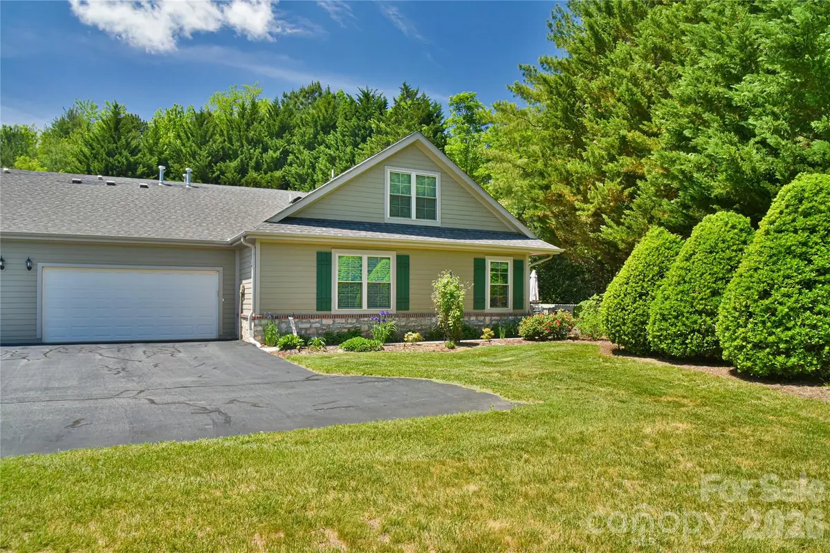 11 Outlook Circle, Swannanoa, NC 28778 - #1