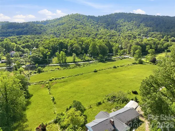 767 New Haw Creek Road, Asheville, NC 28805