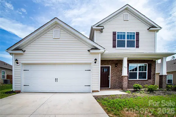917 Newport Court, Asheville, NC 28806