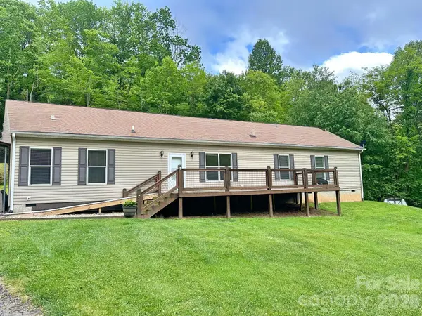 10 Betty's Drive, Waynesville, NC 28786
