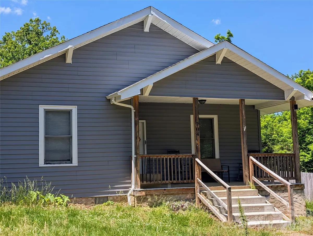 204 Shelby Street, Hickory, NC 28602 - #1