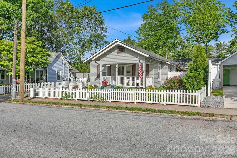 36 S Oaklawn Avenue, Brevard, NC 28712 - #3