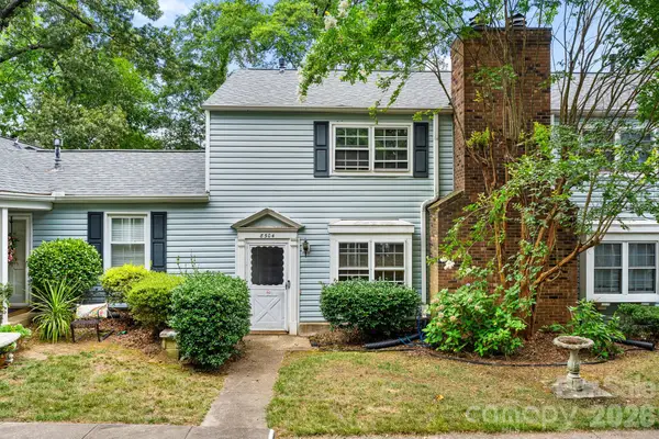 8504 Castle Pine Court, Charlotte, NC 28226