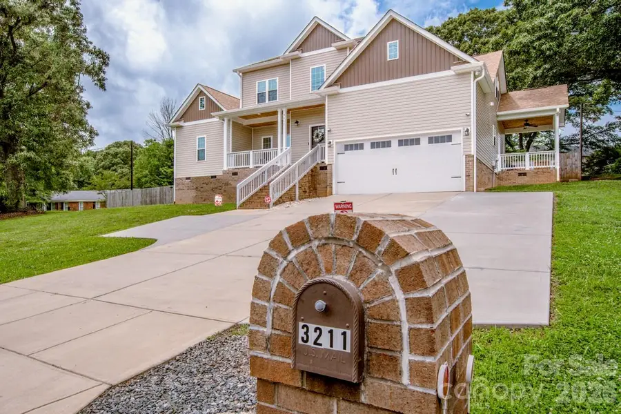 3211 Oakdale Road, Charlotte, NC 28216 - #3